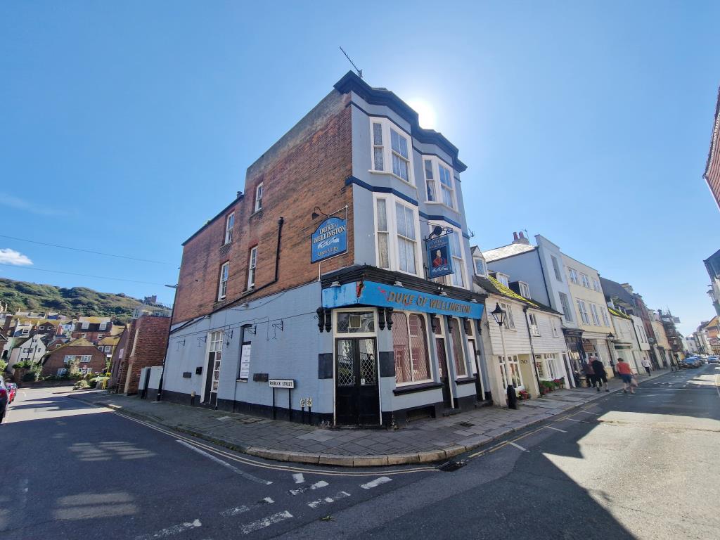 Lot: 126 - FORMER PUB WITH POTENTIAL - Pub